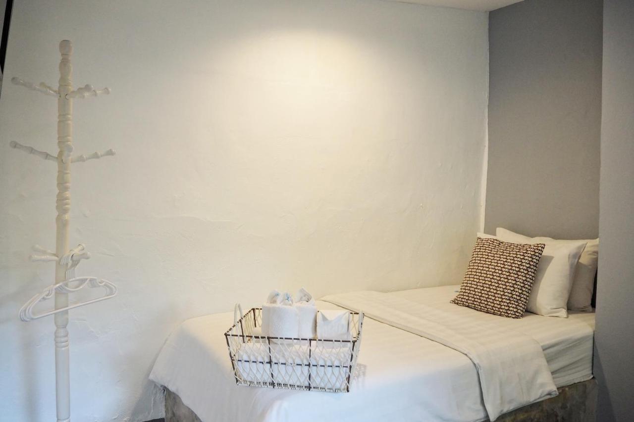 Stay With Me Guest House Chiang Mai Exterior foto